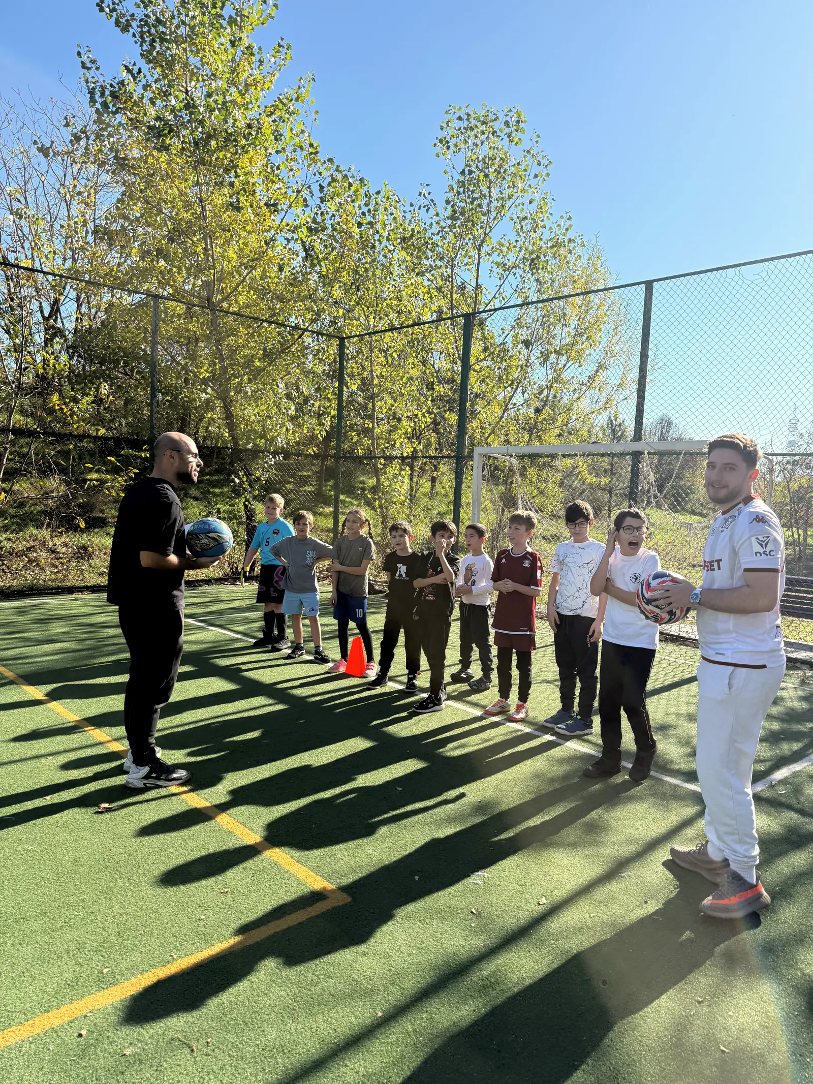 Eveniment Șah în Școală, pe terenul de sport al unei școli